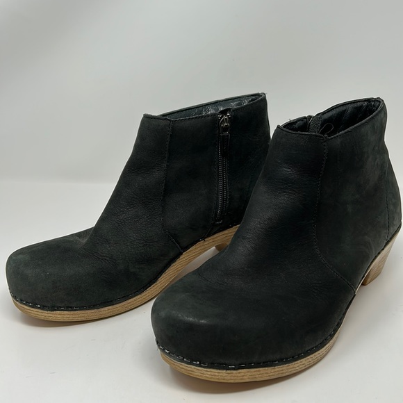Dansko Shoes - Dansko Women's Barbara Black Nubuck Low Bootie Size 39 (8)